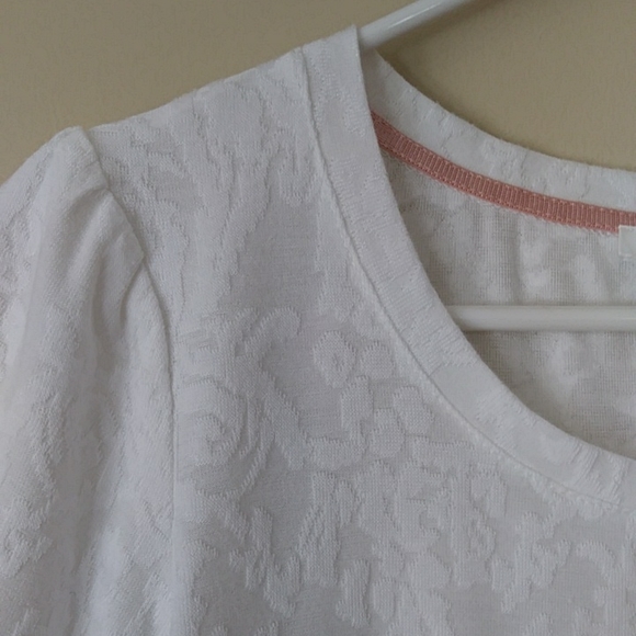 Rose + Olive Pleated Short Sleeve Top M White Pattern - Picture 3 of 16